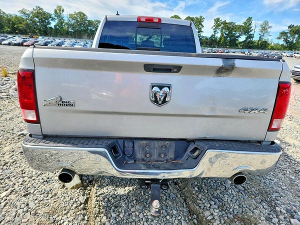 2018 RAM 1500 SLT QUAD CAB 4X4