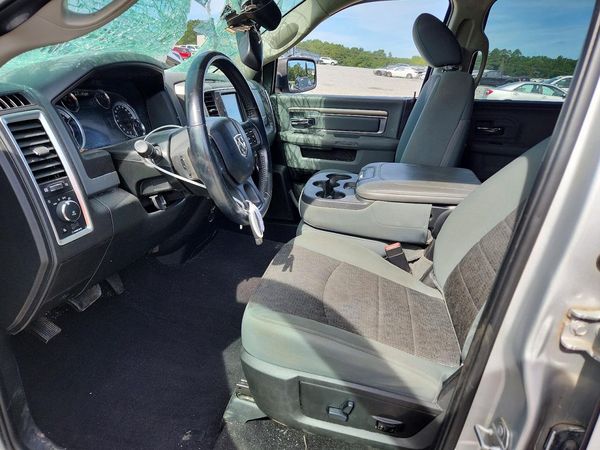 2018 RAM 1500 SLT QUAD CAB 4X4