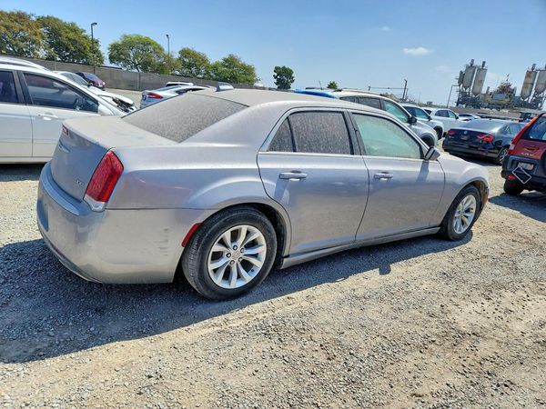 2016 CHRYSLER 300 Limited