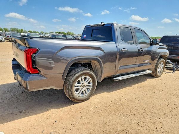 2024 TOYOTA TUNDRA