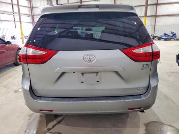 2016 TOYOTA SIENNA