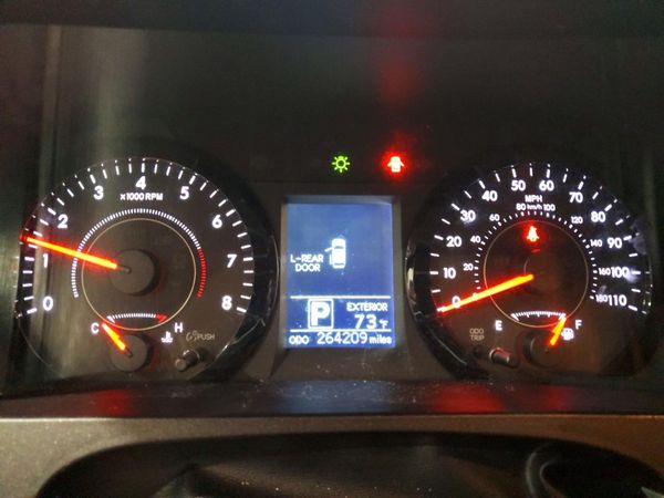 2016 TOYOTA SIENNA