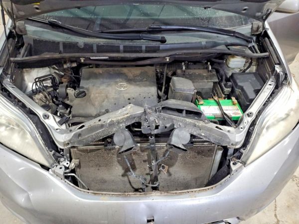 2016 TOYOTA SIENNA