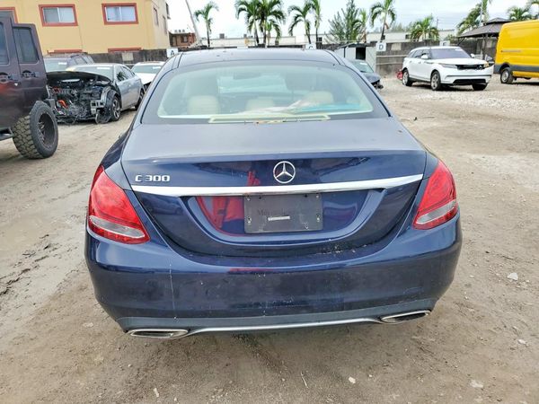2016 MERCEDES-BENZ C C300