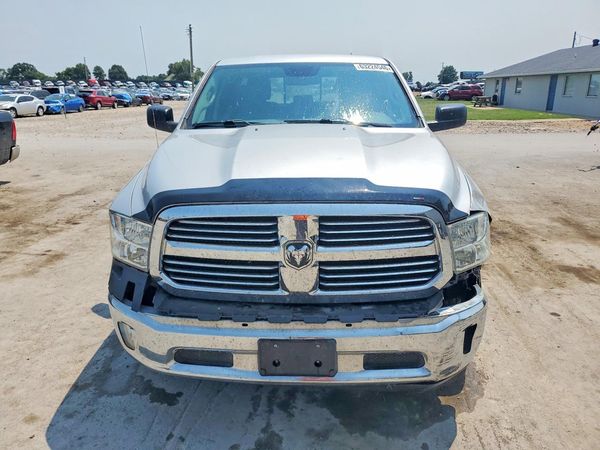2014 RAM 1500 SLT QUAD CAB 4X4