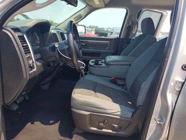 2014 RAM 1500 SLT QUAD CAB 4X4