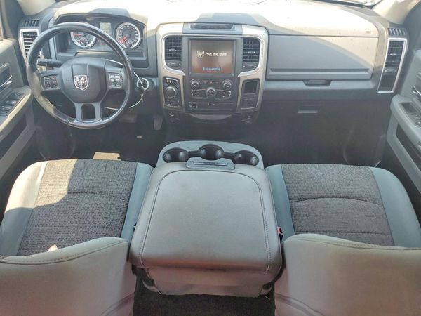 2014 RAM 1500 SLT QUAD CAB 4X4