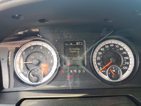 2014 RAM 1500 SLT QUAD CAB 4X4