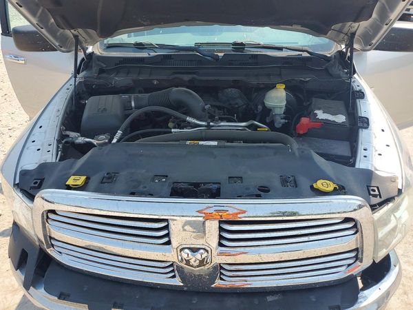 2014 RAM 1500 SLT QUAD CAB 4X4