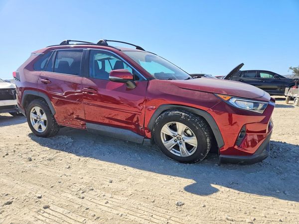 2021 TOYOTA RAV4 XLE — Passenger 3/4