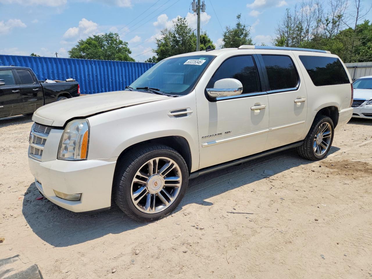 2013 CADILLAC ESCALADE ESV Premium