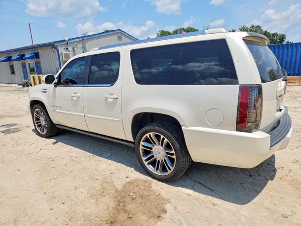 2013 CADILLAC ESCALADE ESV Premium
