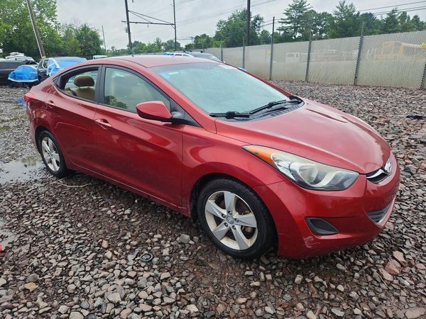 2013 HYUNDAI ELANTRA