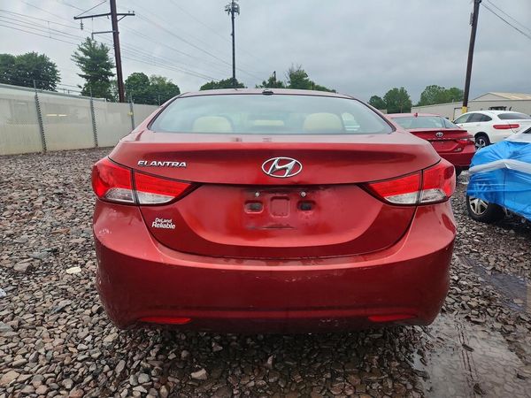 2013 HYUNDAI ELANTRA