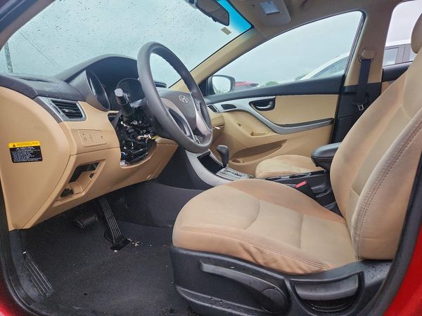 2013 HYUNDAI ELANTRA