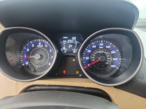 2013 HYUNDAI ELANTRA