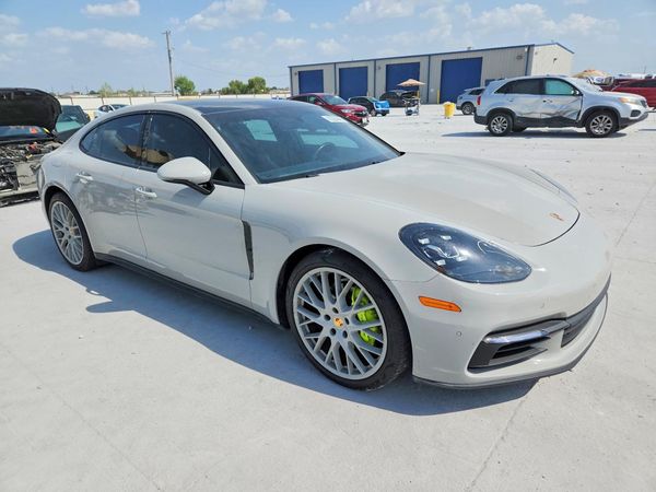 2018 PORSCHE PANAMERA Base / 4