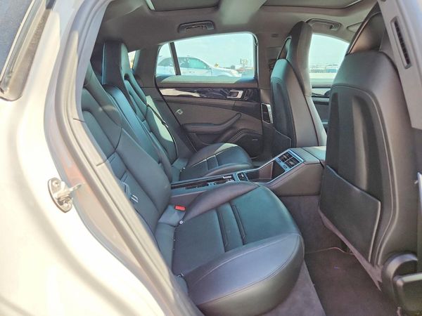 2018 PORSCHE PANAMERA Base / 4