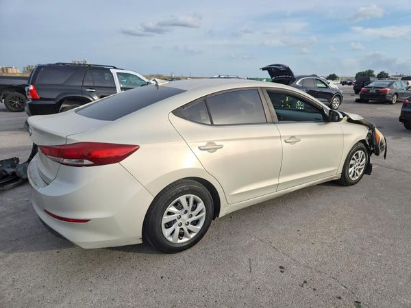 2017 HYUNDAI ELANTRA SE Base