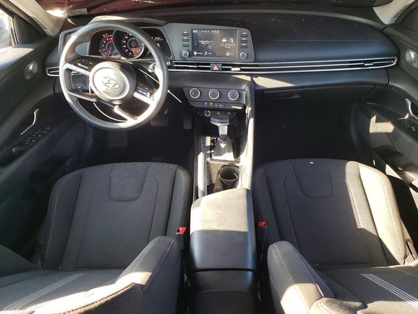 2021 HYUNDAI ELANTRA SE