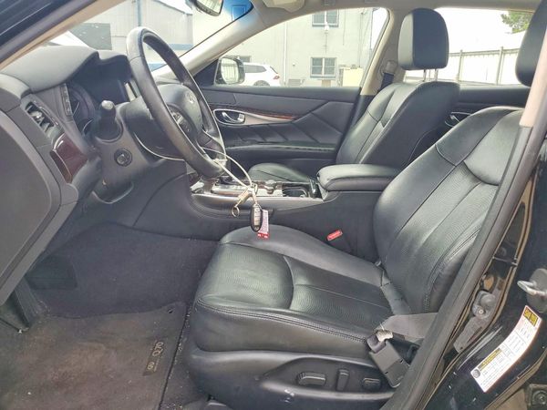 2016 INFINITI Q70L