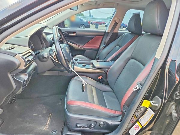 2017 LEXUS IS