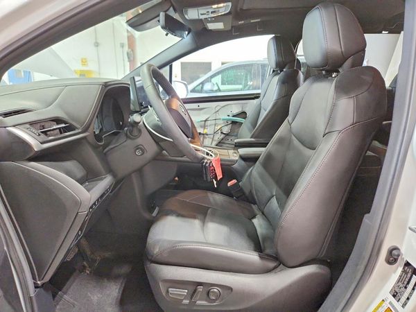 2025 TOYOTA SIENNA Platinum