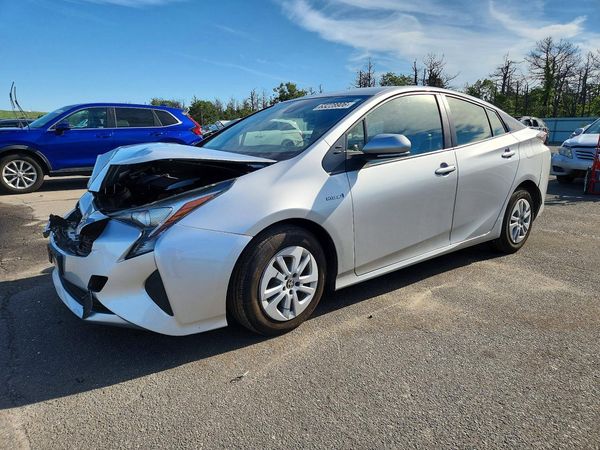 2018 TOYOTA PRIUS