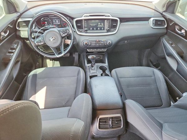 2018 KIA SORENTO L, LX