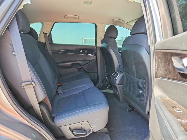 2018 KIA SORENTO L, LX