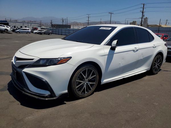 2021 TOYOTA CAMRY SE