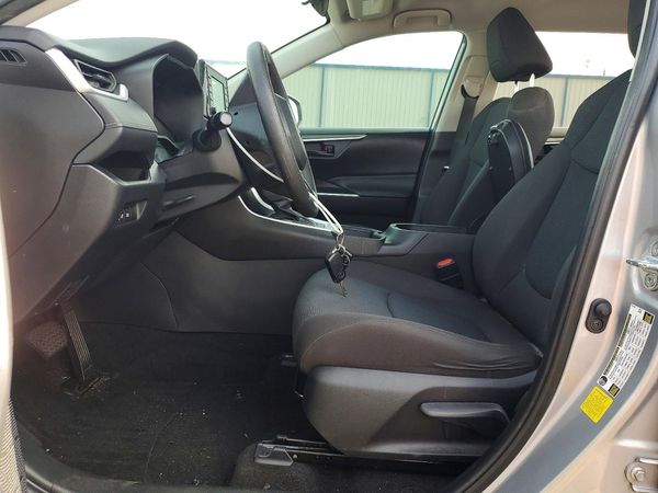 2022 TOYOTA RAV4 LE