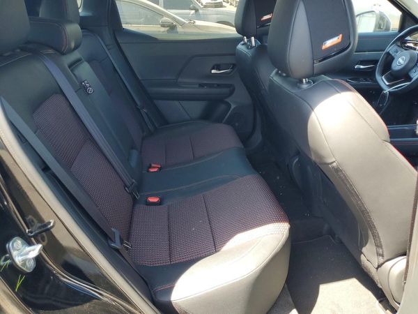 2026 NISSAN KICKS