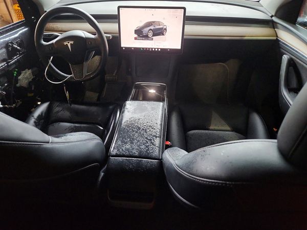 2024 TESLA MODEL Y