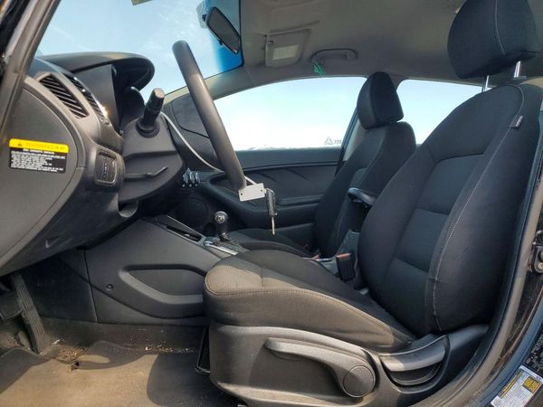 2017 KIA FORTE5 LX