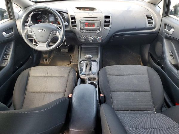 2017 KIA FORTE5 LX