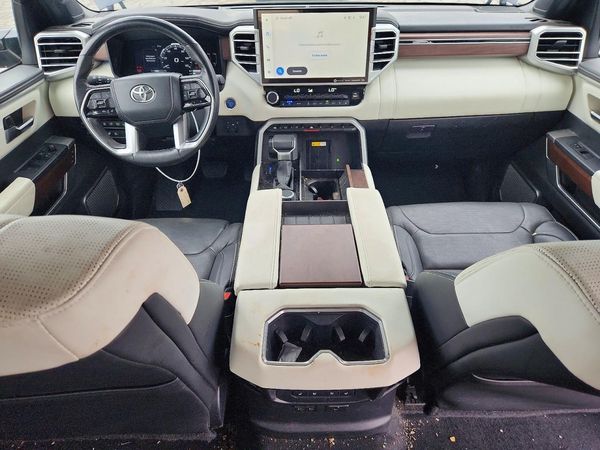 2024 TOYOTA TUNDRA Capstone