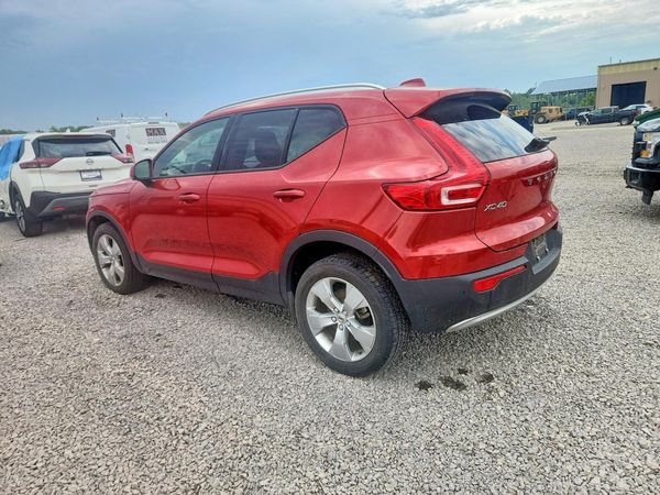 2022 VOLVO XC40 Momentum (excl S60)