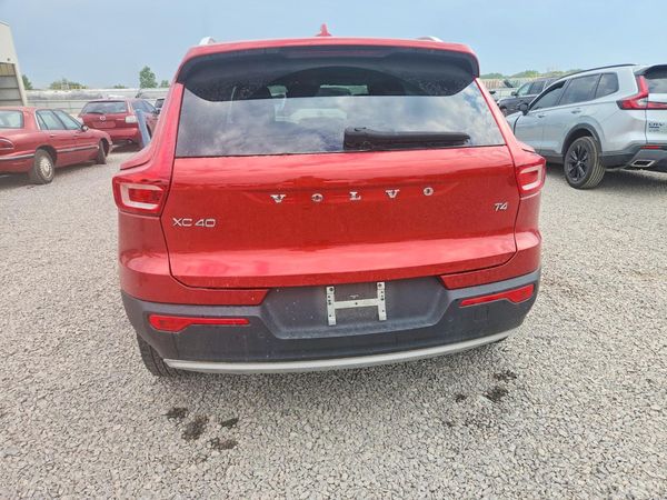 2022 VOLVO XC40 Momentum (excl S60)