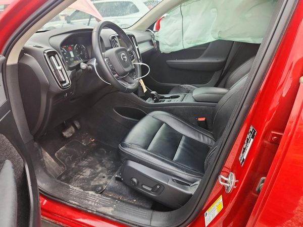 2022 VOLVO XC40 Momentum (excl S60)