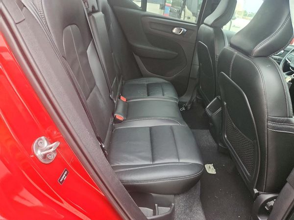 2022 VOLVO XC40 Momentum (excl S60)