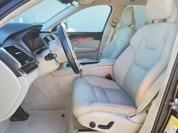 2016 VOLVO XC90
