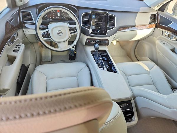 2016 VOLVO XC90