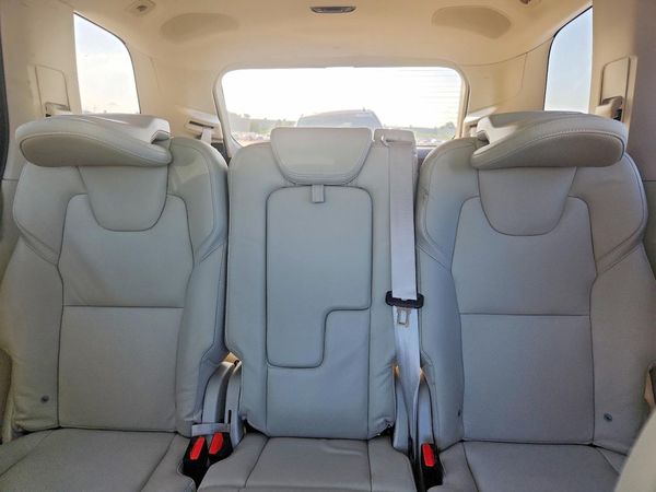 2016 VOLVO XC90