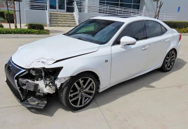 2016 LEXUS IS 200t