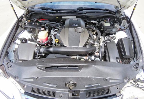 2016 LEXUS IS 200t