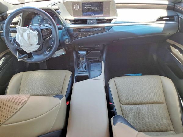 2019 LEXUS ES