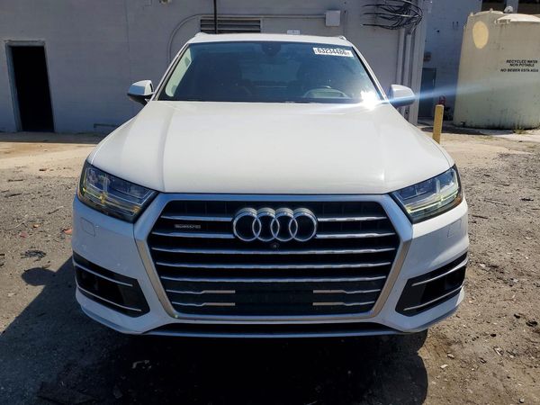 2019 AUDI Q7 quattro Prestige