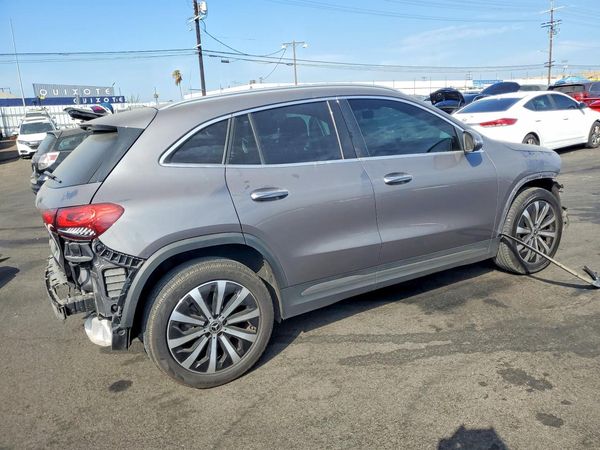 2023 MERCEDES-BENZ GLA