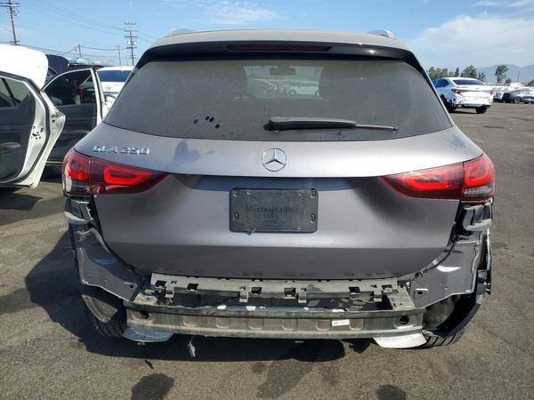 2023 MERCEDES-BENZ GLA